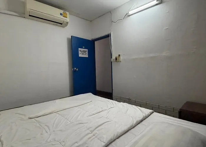 Yuma Tashi Hostel *
